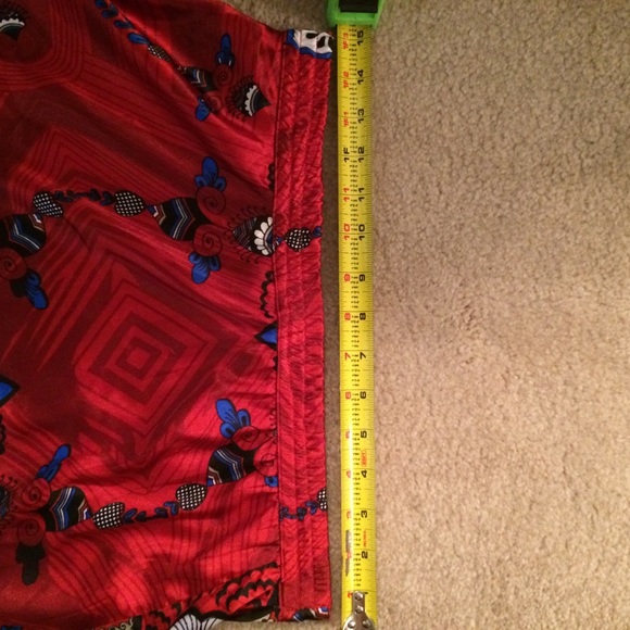 Silky red skirt - Picture 6 of 6